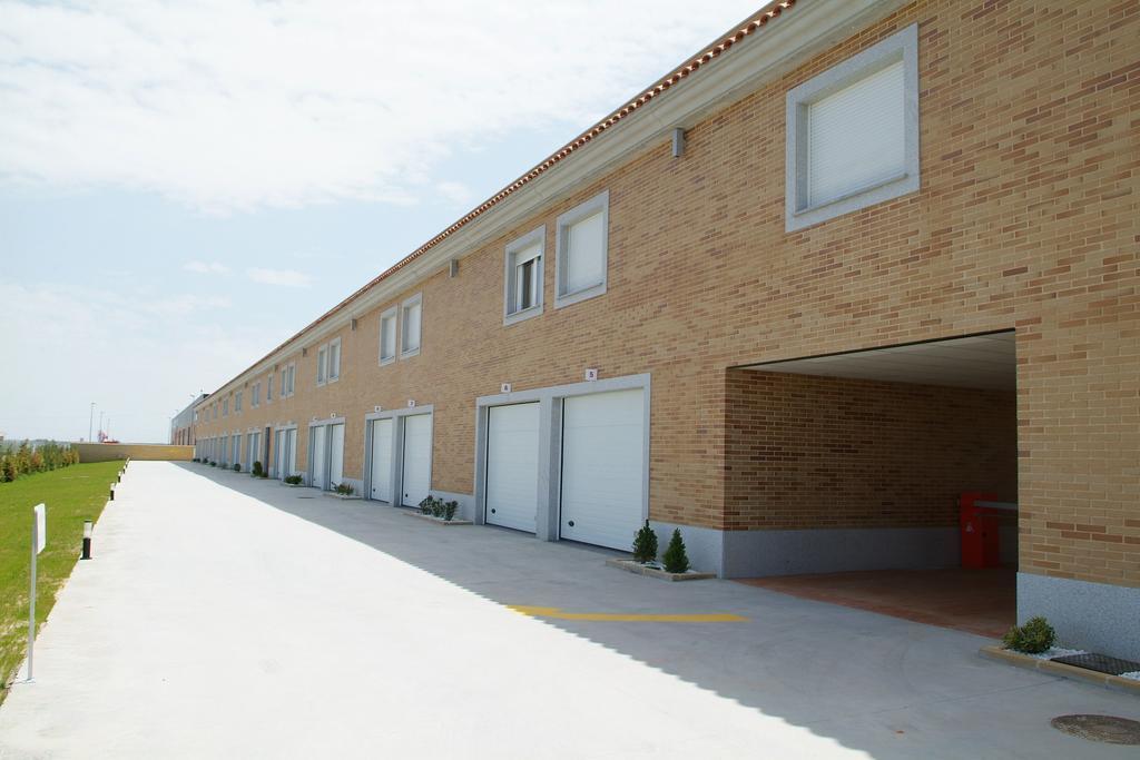 Hotel Cies Calvarrasa de Abajo Exterior photo