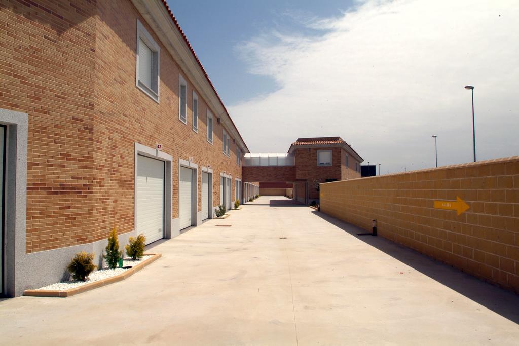 Hotel Cies Calvarrasa de Abajo Exterior photo
